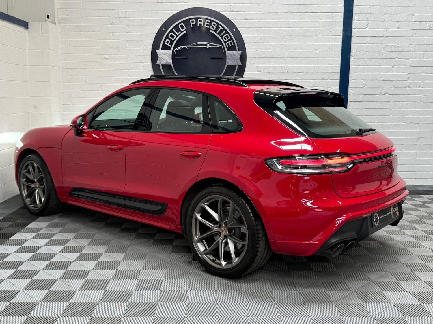 Used Porsche Macan 2022 for sale - 76690917: Photo 2