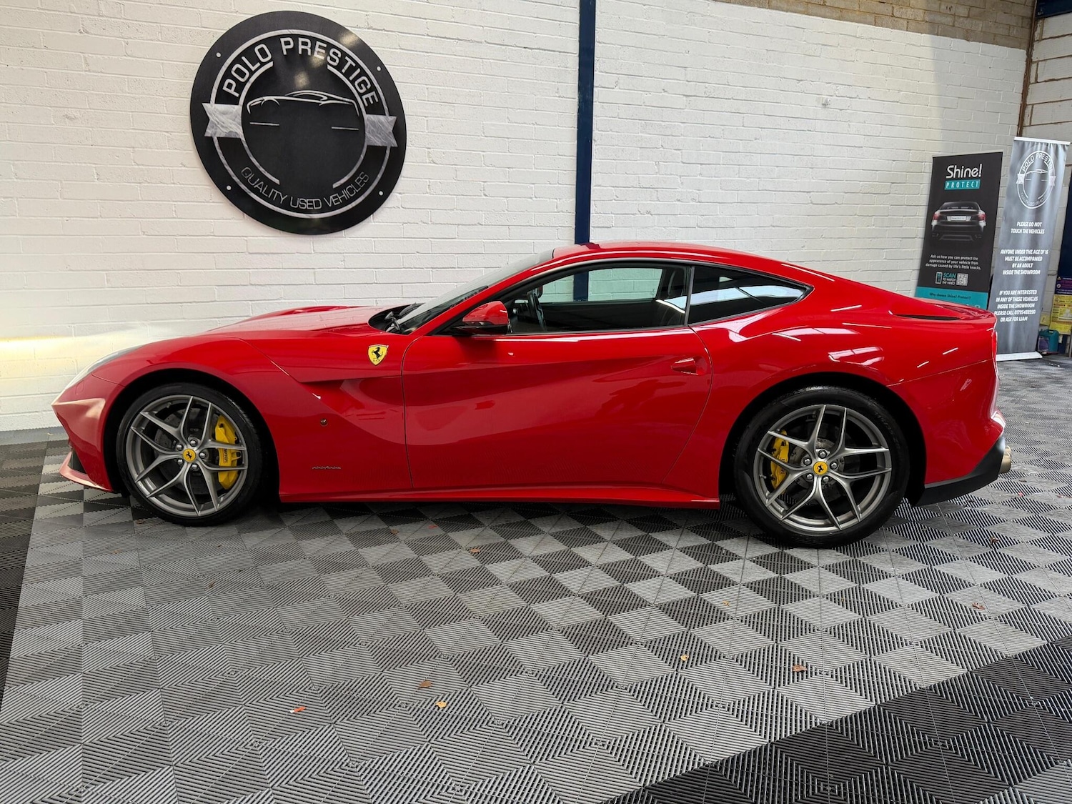 Used Ferrari F12 Berlinetta 2015 for sale - 76854950: Photo 10