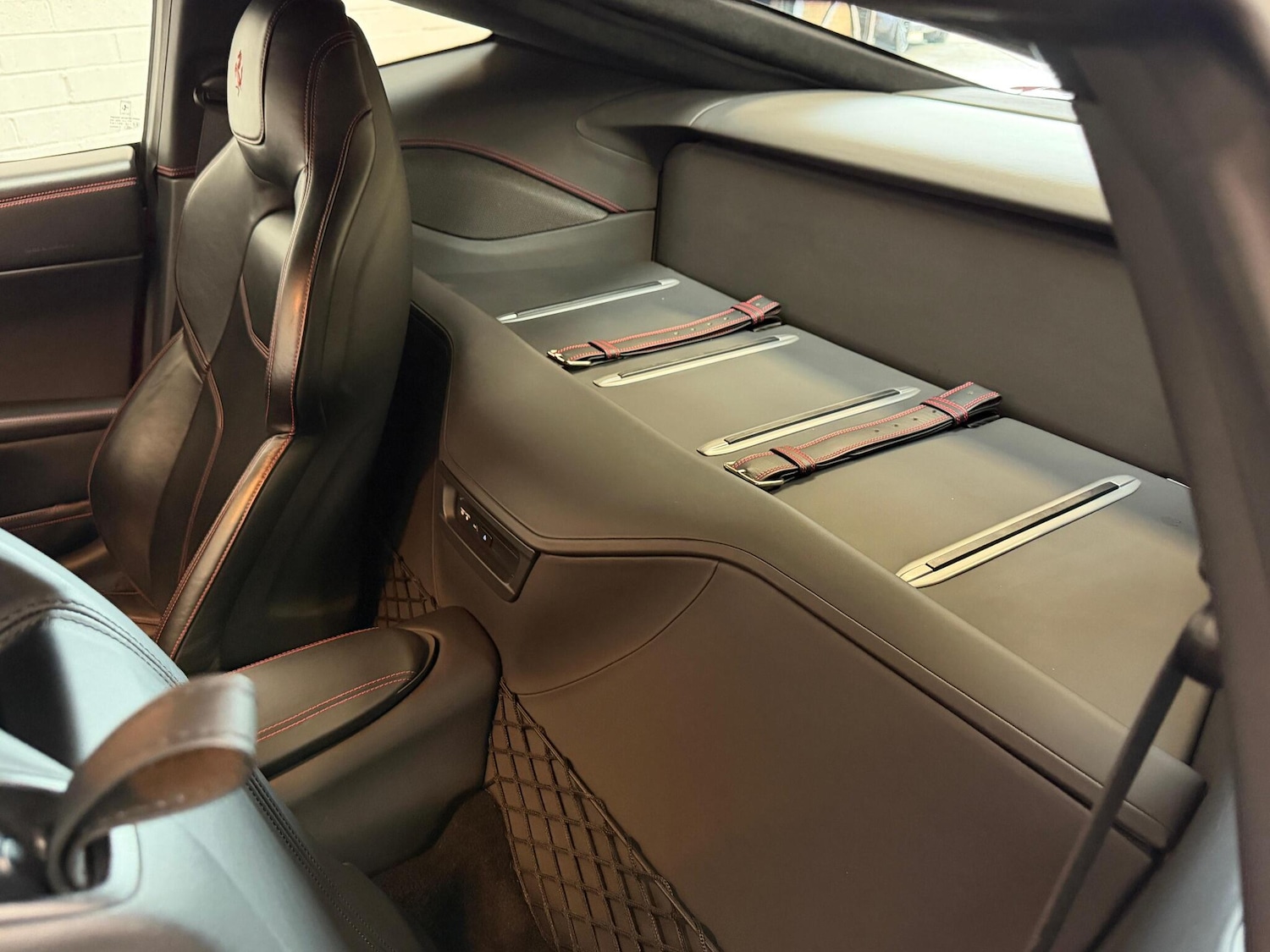 Used Ferrari F12 Berlinetta 2015 for sale - 76854950: Photo 28