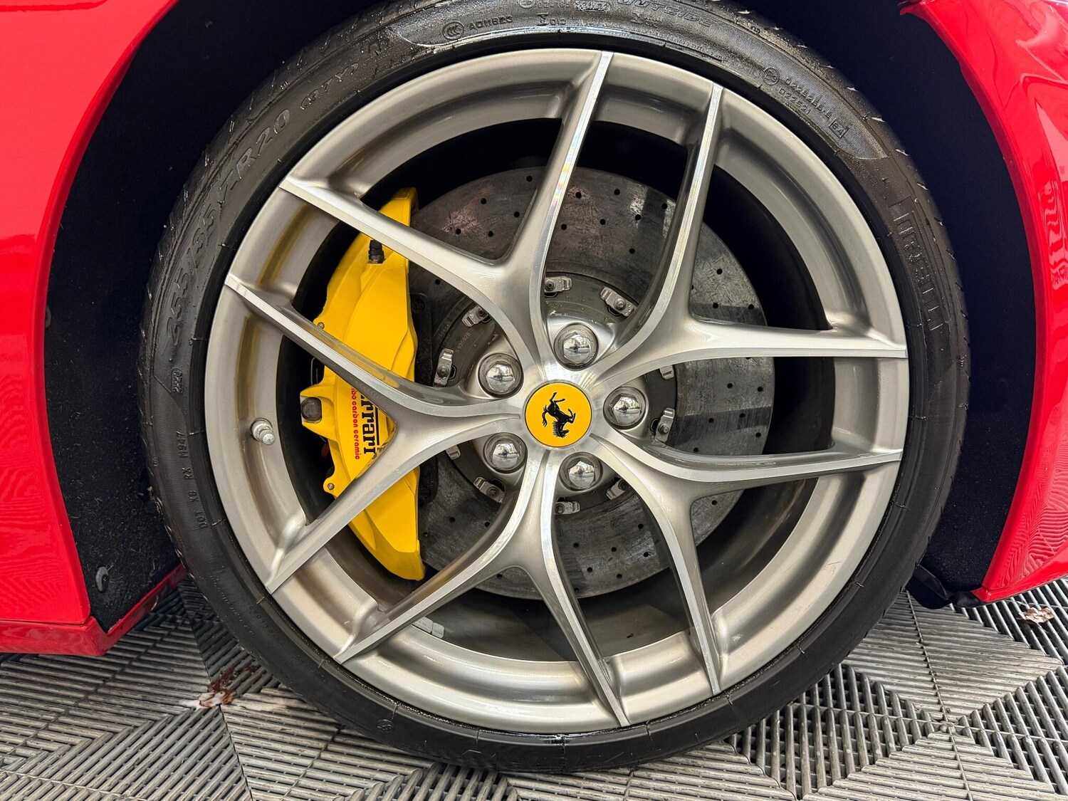 Used Ferrari F12 Berlinetta 2015 for sale - 76854950: Photo 29