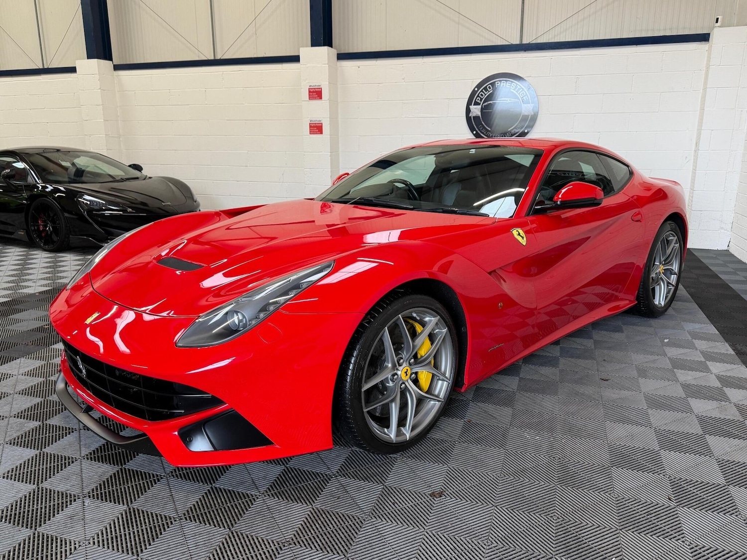 Used Ferrari F12 Berlinetta 2015 for sale - 76854950: Photo 4