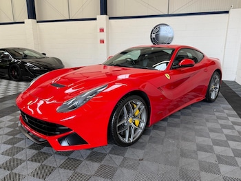 Used Ferrari F12 Berlinetta 2015 for sale - 76854950: Photo