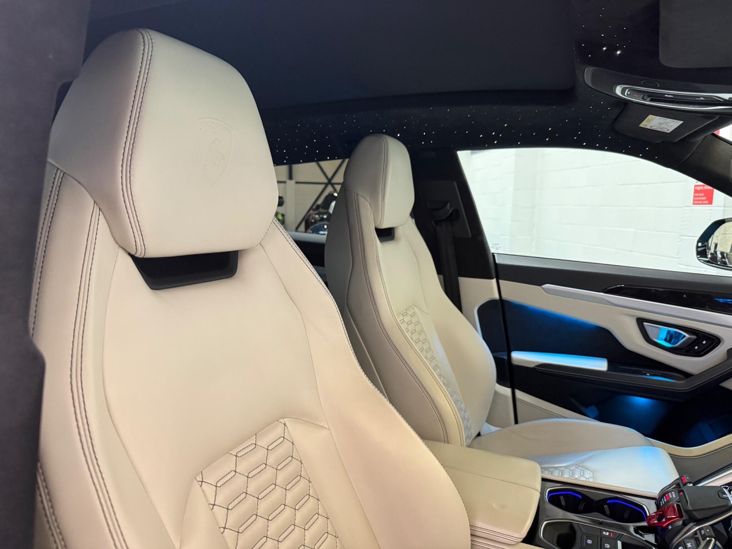 Used Lamborghini Urus 2020 for sale - 76909306: Photo 16