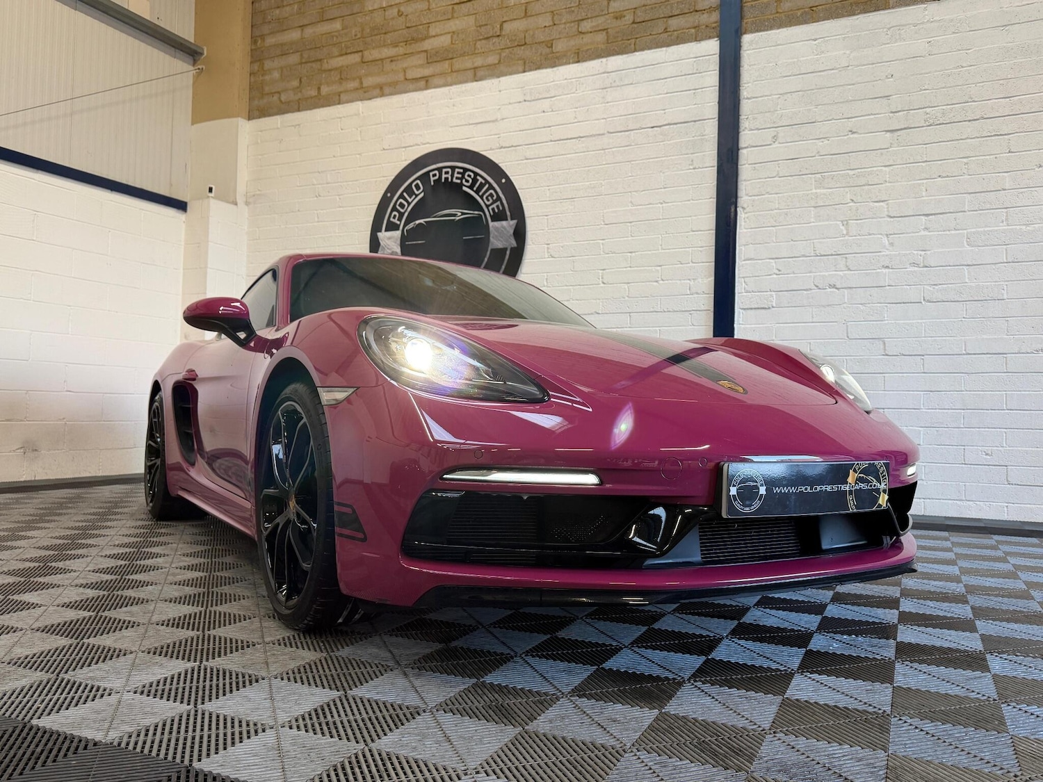 Used Porsche Cayman 2024 for sale - 76896430: Photo 12