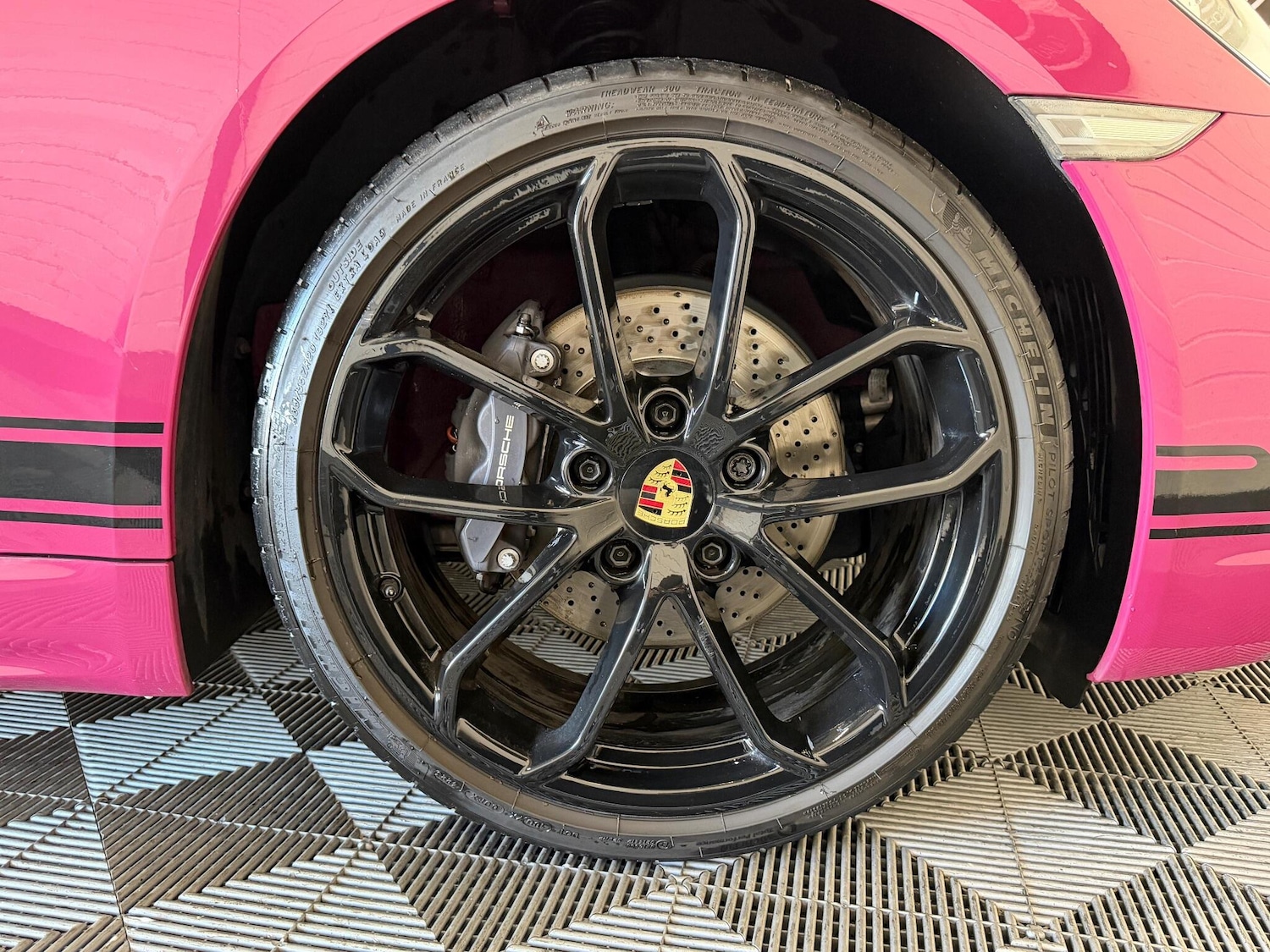 Used Porsche Cayman 2024 for sale - 76896430: Photo 4