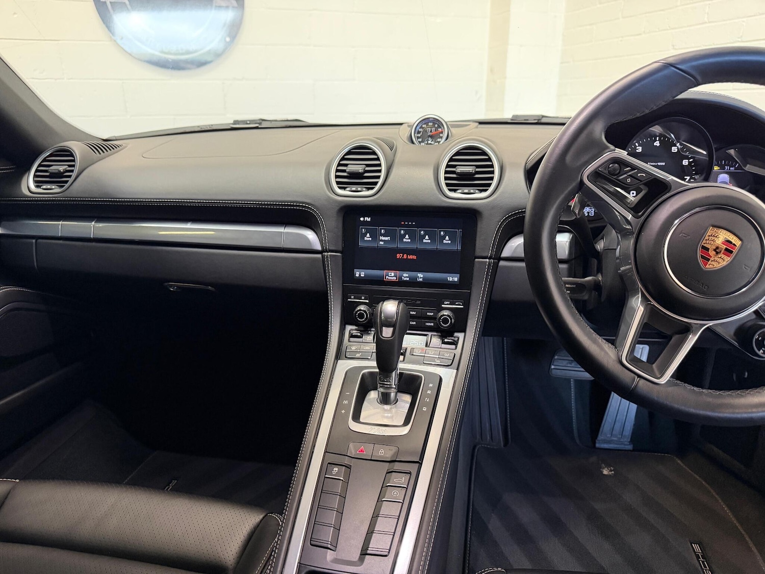 Used Porsche Cayman 2024 for sale - 76896430: Photo 5