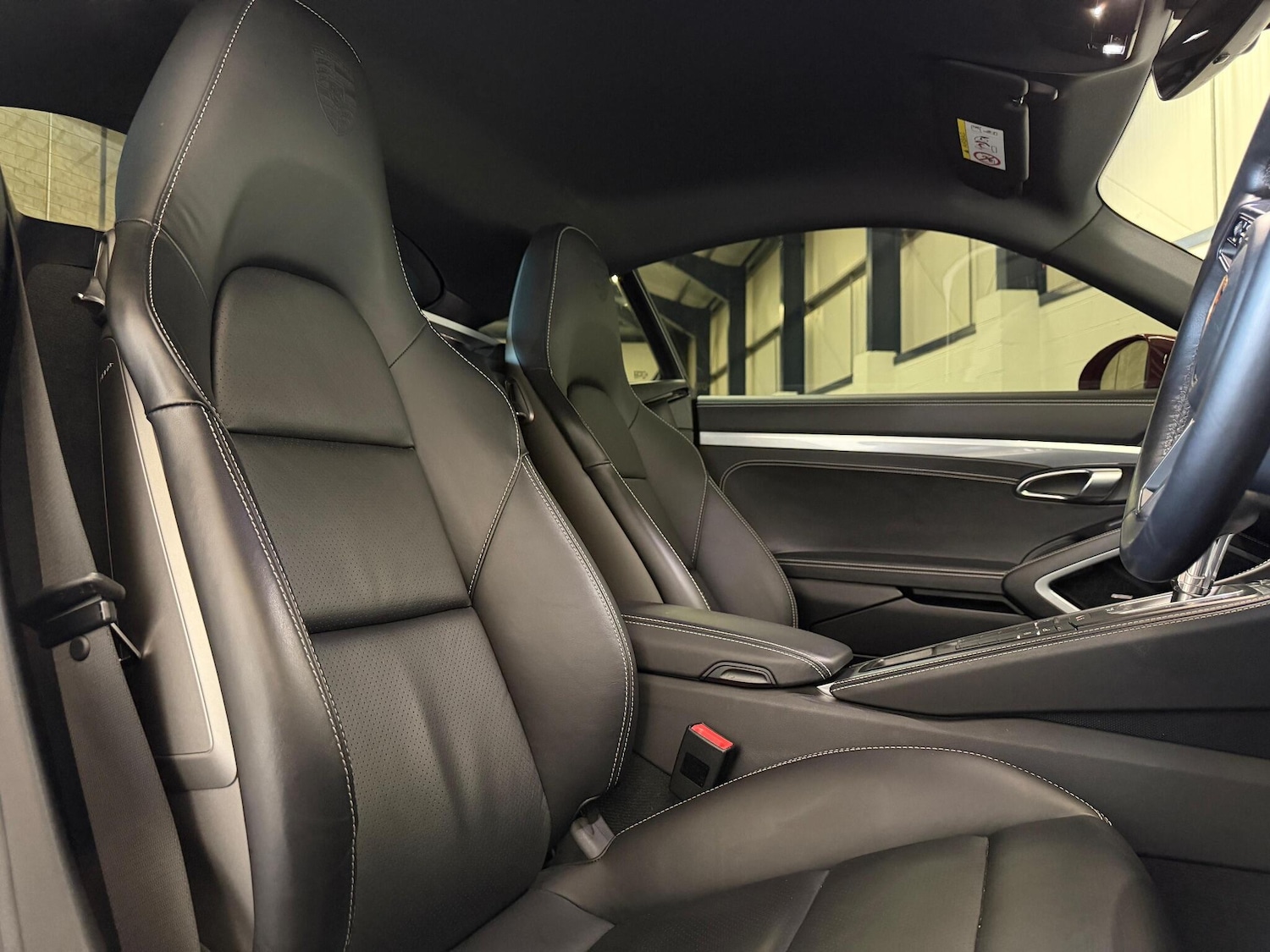 Used Porsche Cayman 2024 for sale - 76896430: Photo 9