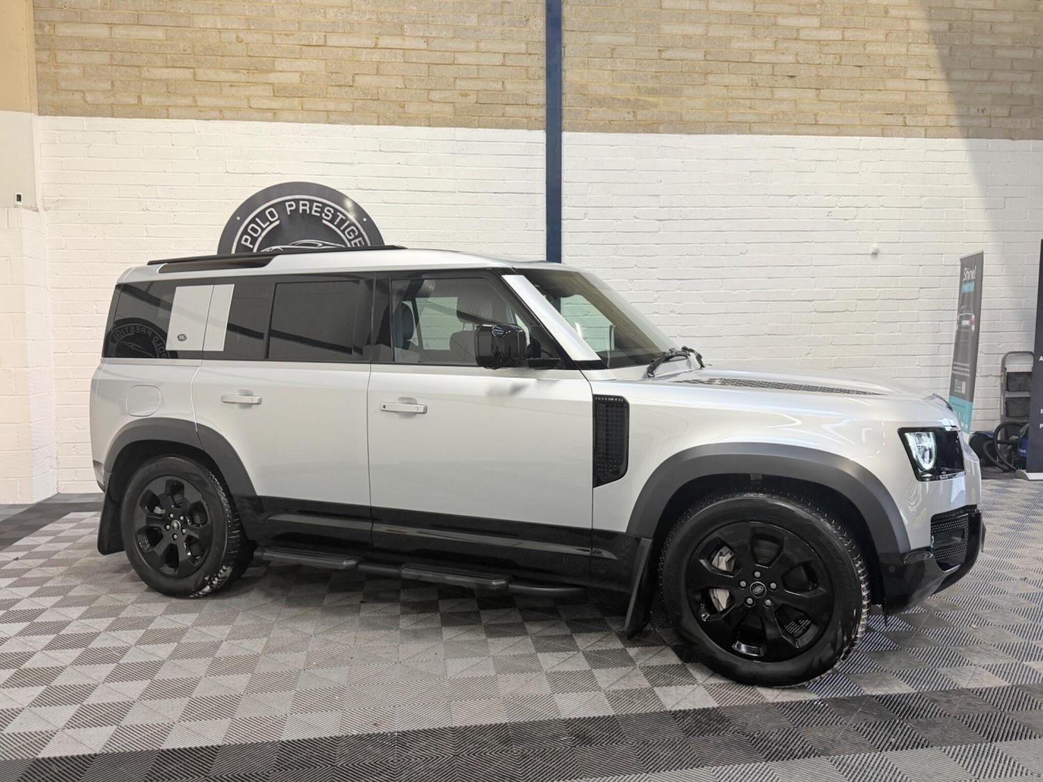 Used Land Rover Defender 2024 for sale - 77421223: Photo 10