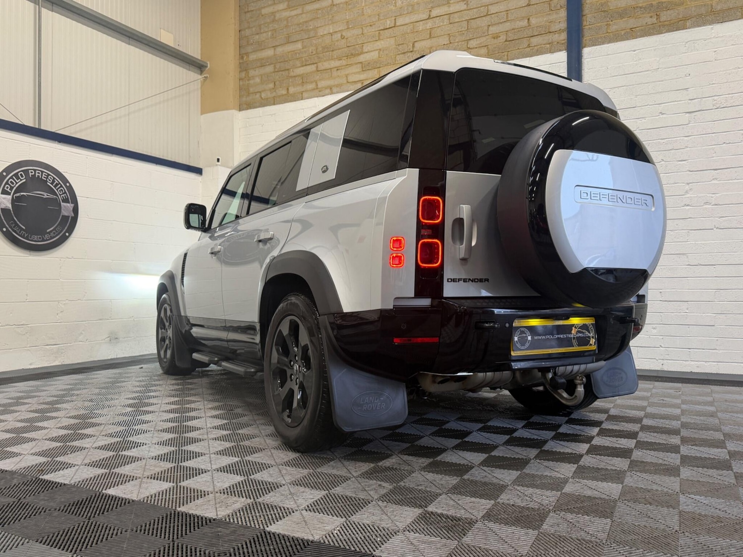 Used Land Rover Defender 2024 for sale - 77421223: Photo 2