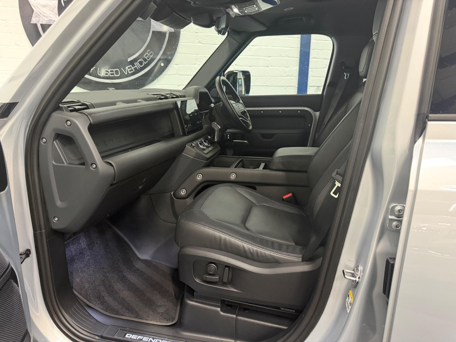 Used Land Rover Defender 2024 for sale - 77421223: Photo 24