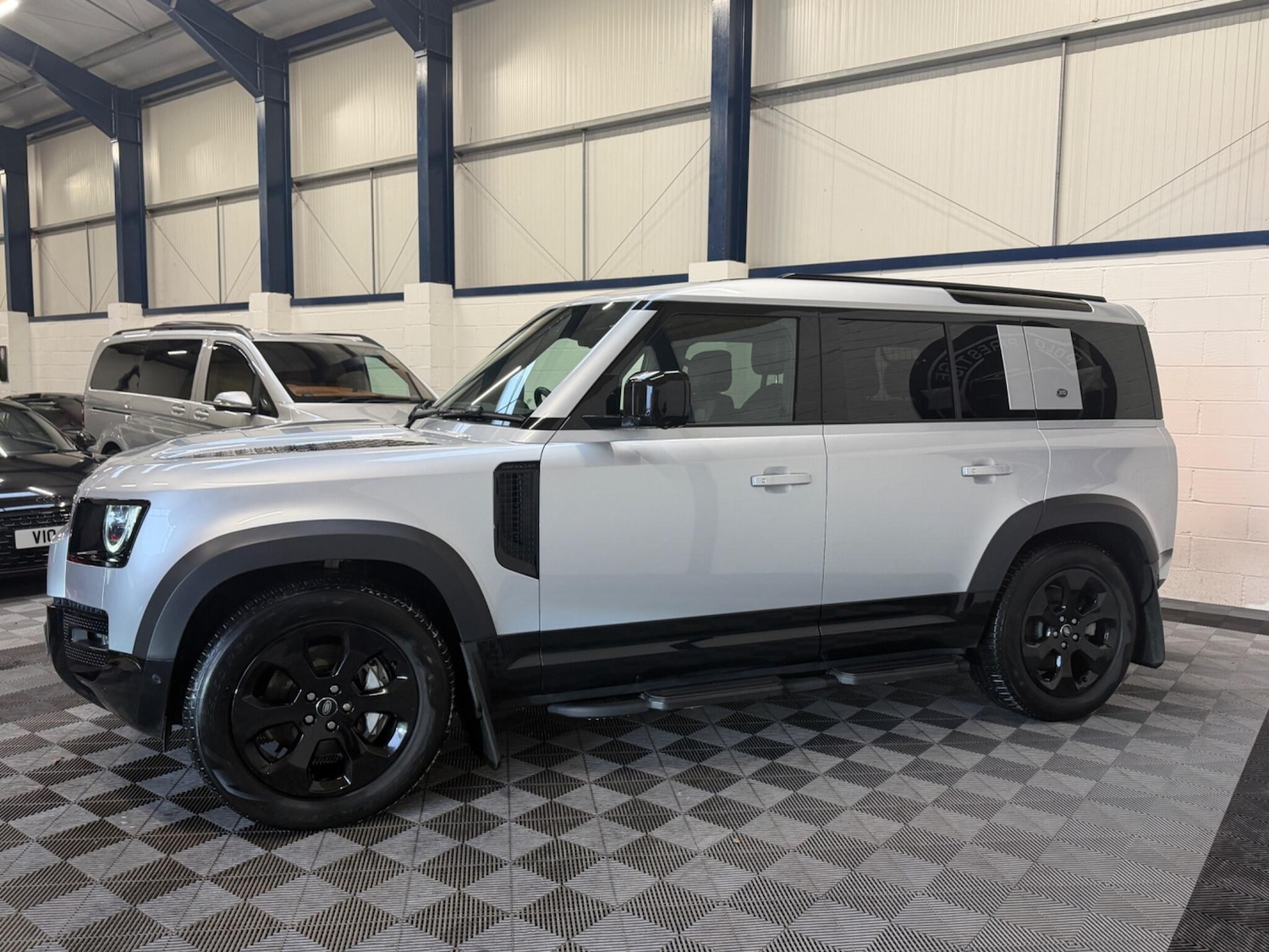 Used Land Rover Defender 2024 for sale - 77421223: Photo 8