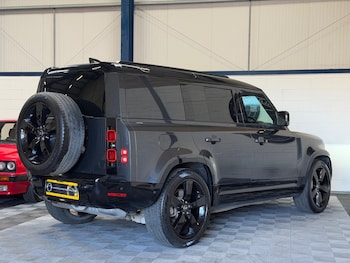 Used Land Rover Defender 110 2023 for sale - 79464085: Photo