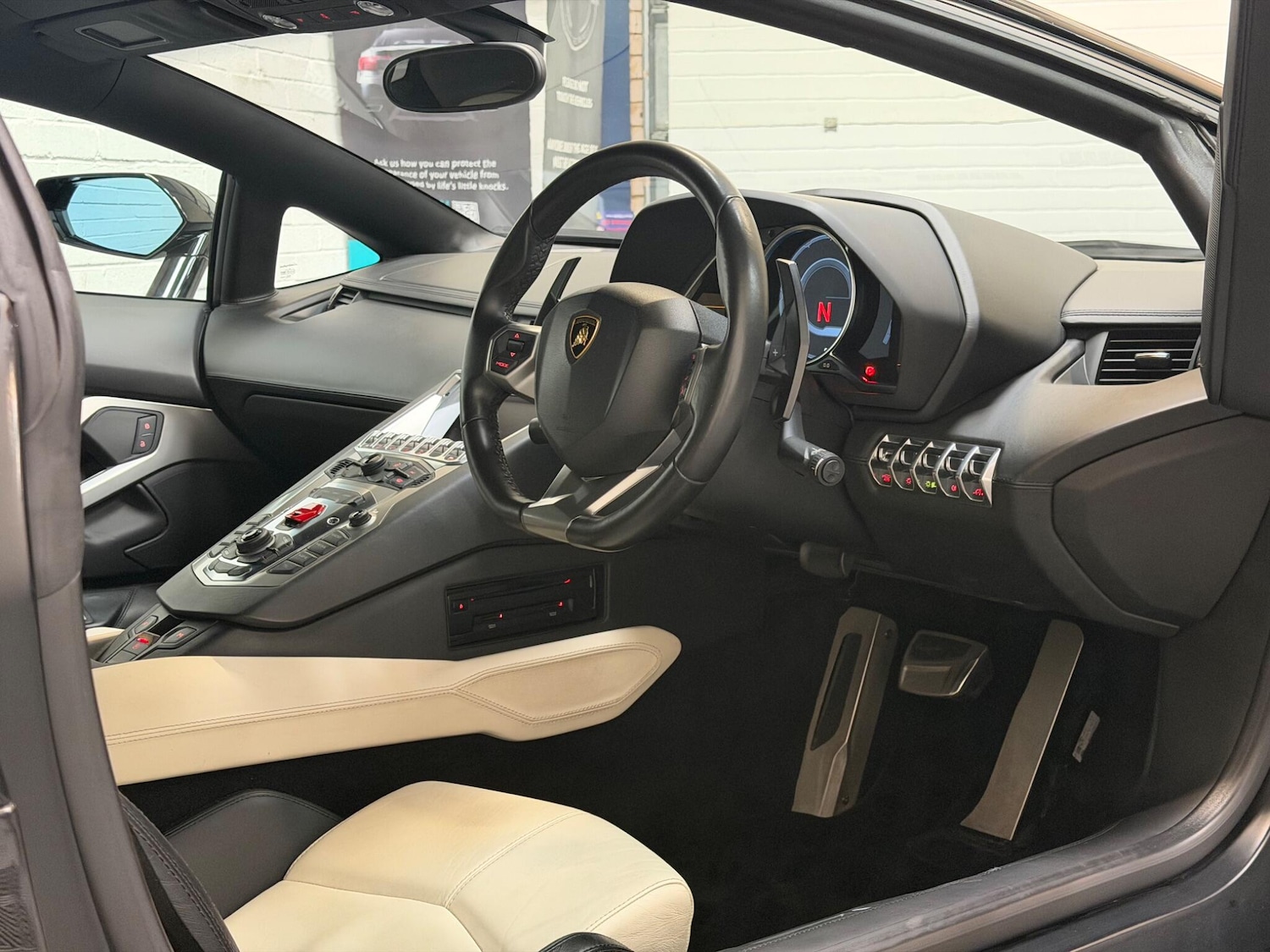 Used Lamborghini Aventador 2011 for sale - 78168270: Photo 16