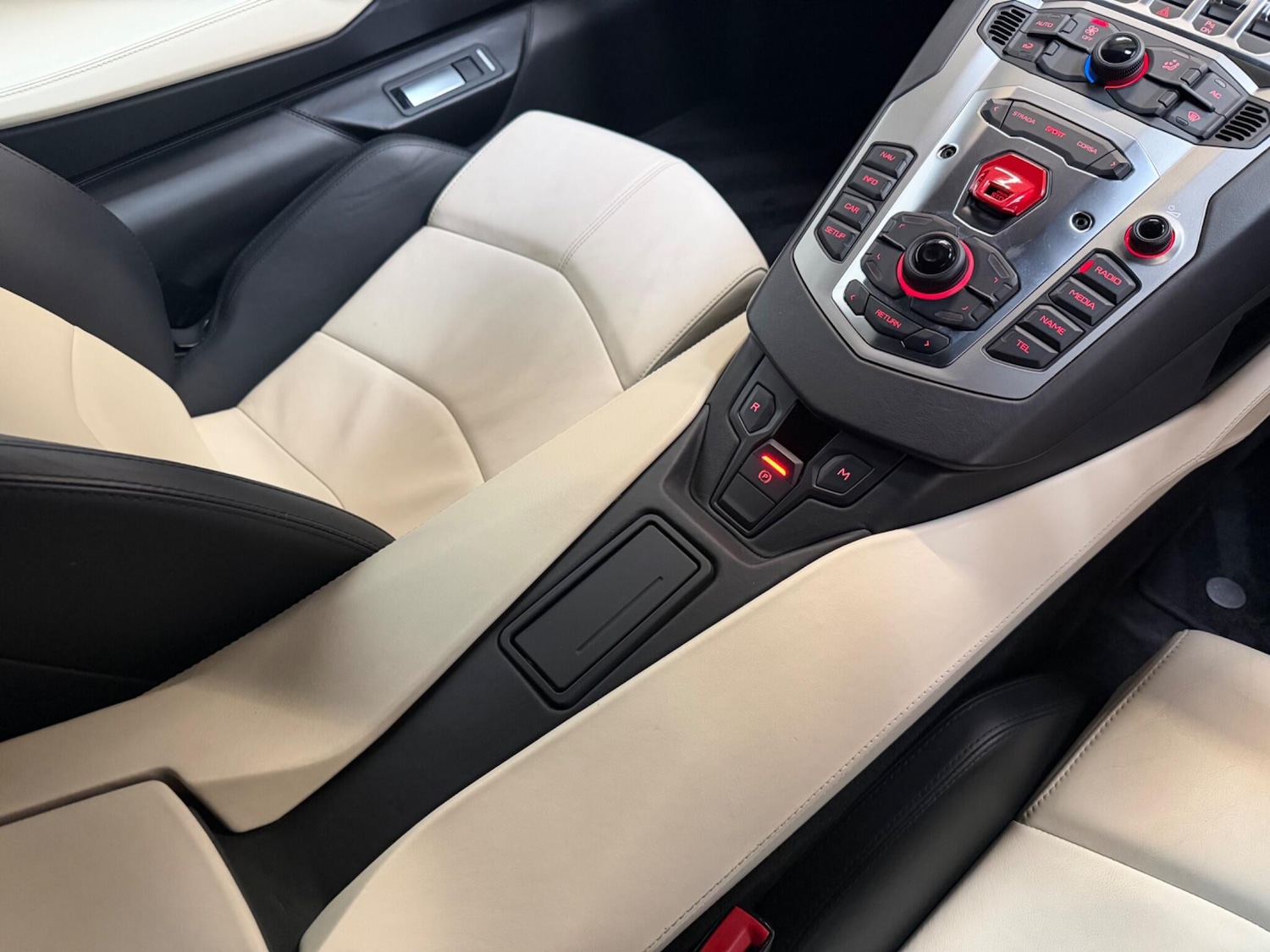 Used Lamborghini Aventador 2011 for sale - 78168270: Photo 18