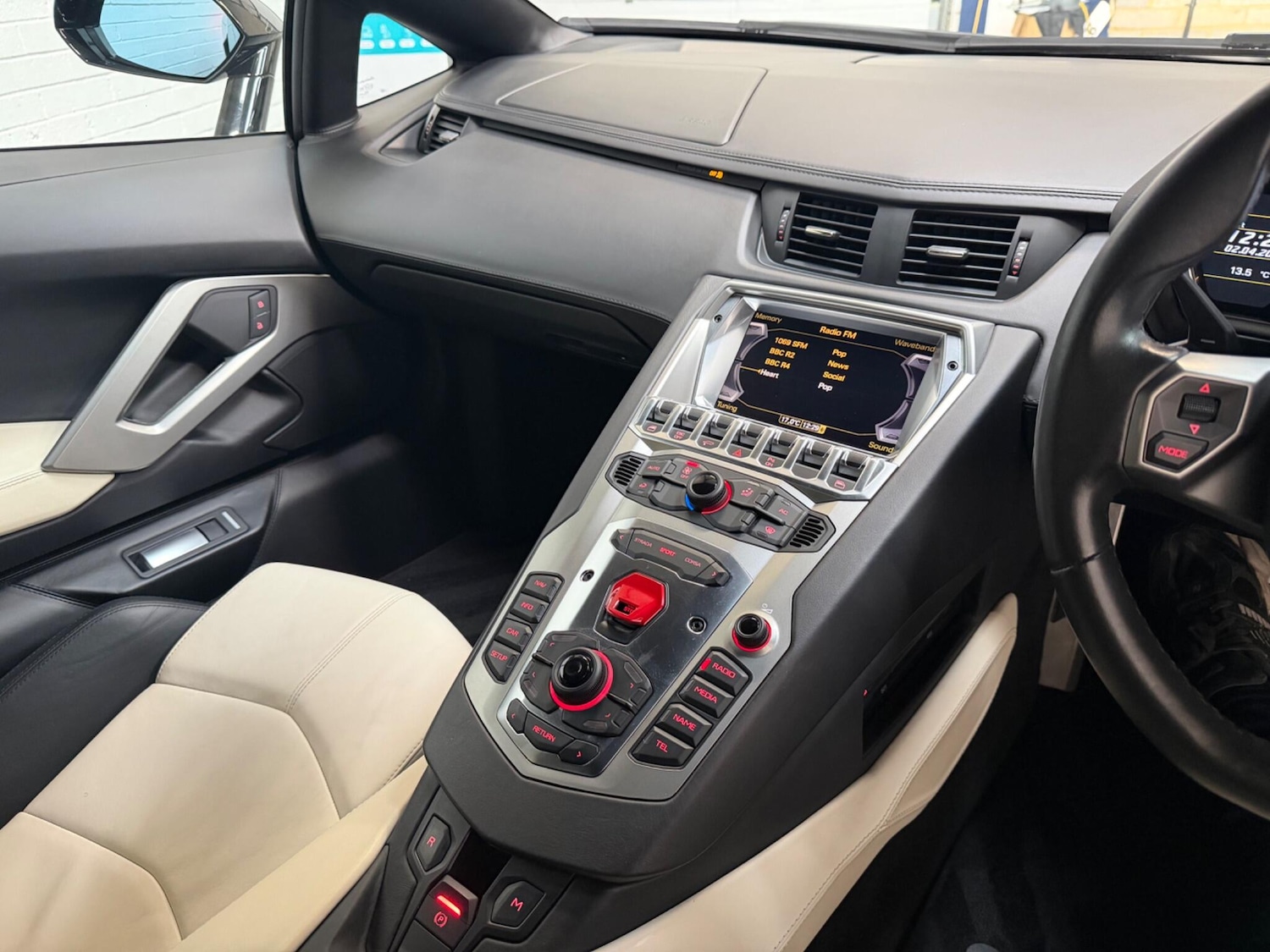 Used Lamborghini Aventador 2011 for sale - 78168270: Photo 19