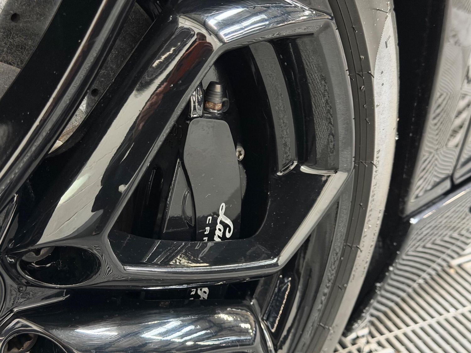 Used Lamborghini Aventador 2011 for sale - 78168270: Photo 28