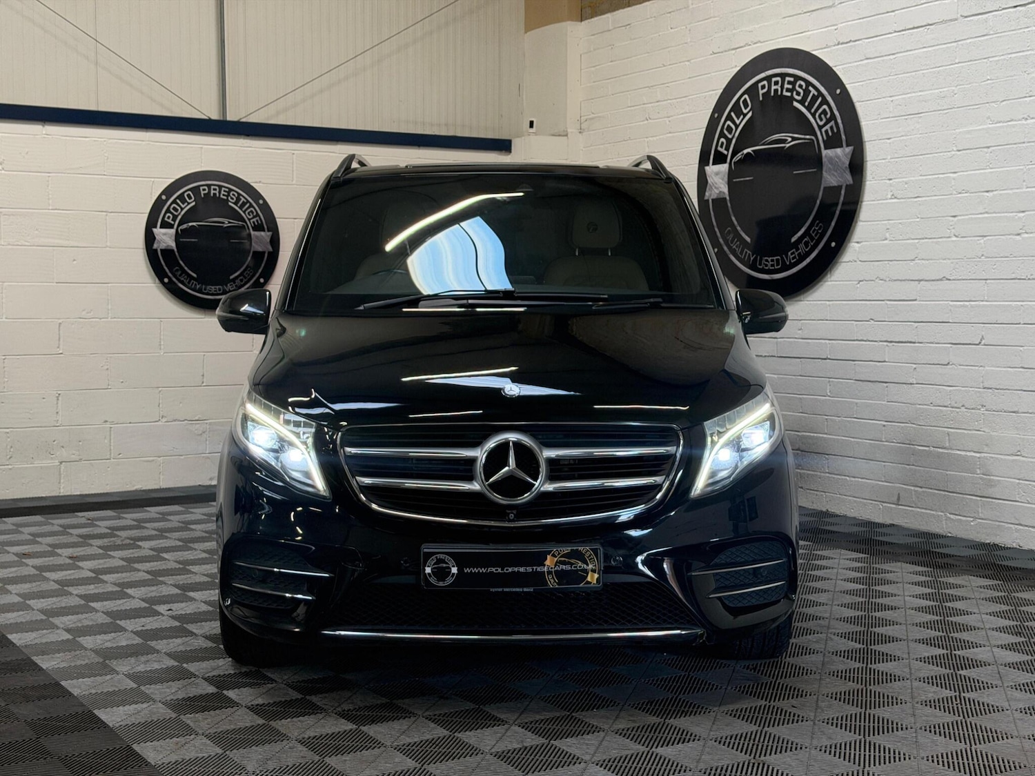 Used Mercedes-Benz V-Class 2017 for sale - 77951740: Photo 11