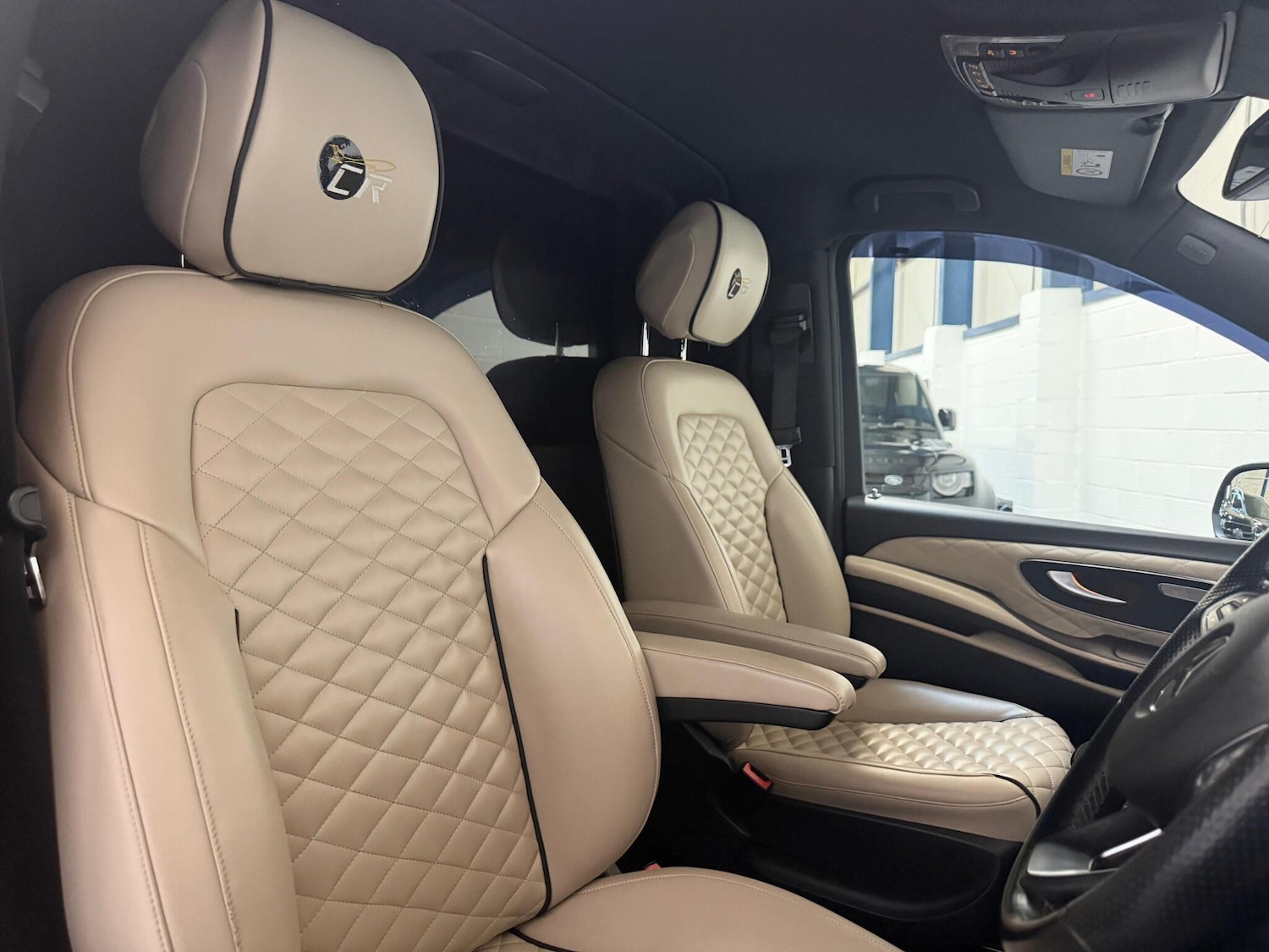 Used Mercedes-Benz V-Class 2017 for sale - 77951740: Photo 12