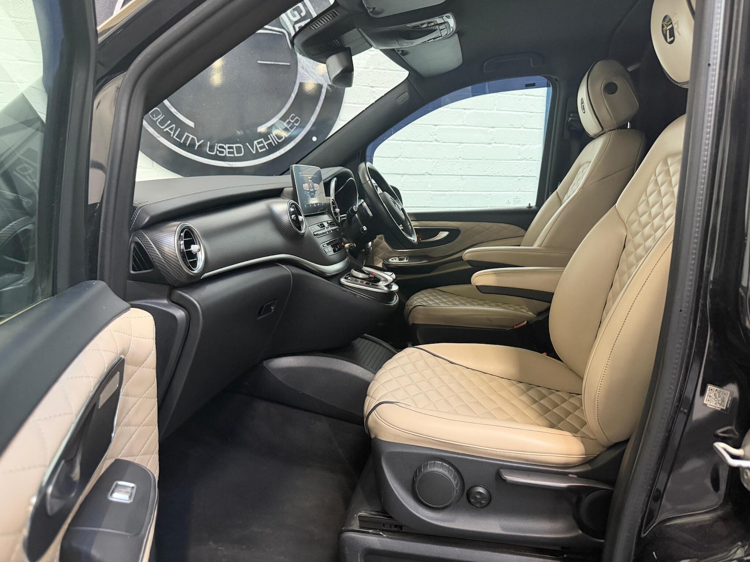 Used Mercedes-Benz V-Class 2017 for sale - 77951740: Photo 16