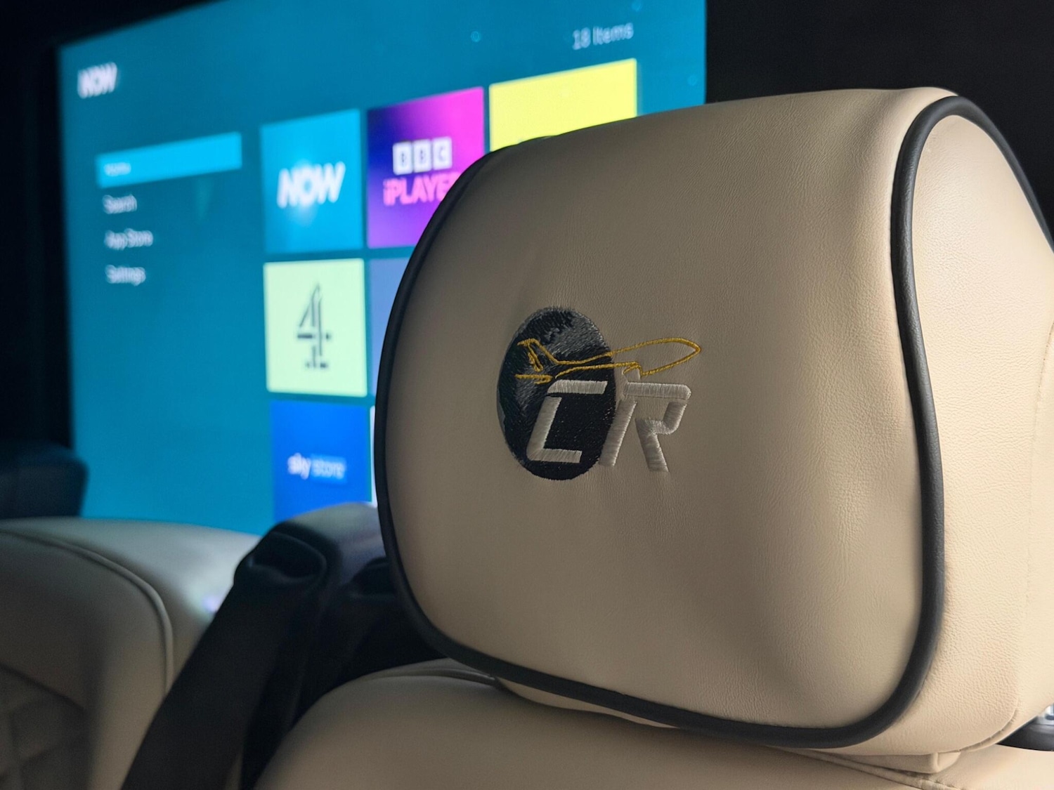 Used Mercedes-Benz V-Class 2017 for sale - 77951740: Photo 17