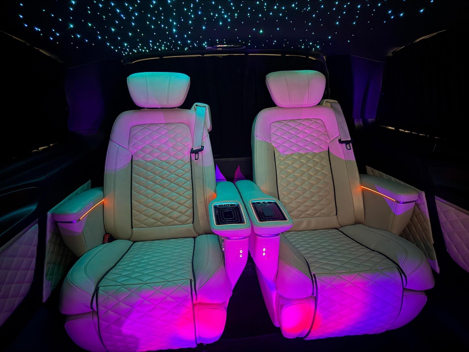 Used Mercedes-Benz V-Class 2017 for sale - 77951740: Photo 4