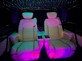 Used Mercedes-Benz V-Class 2017 for sale - 77951740: Photo