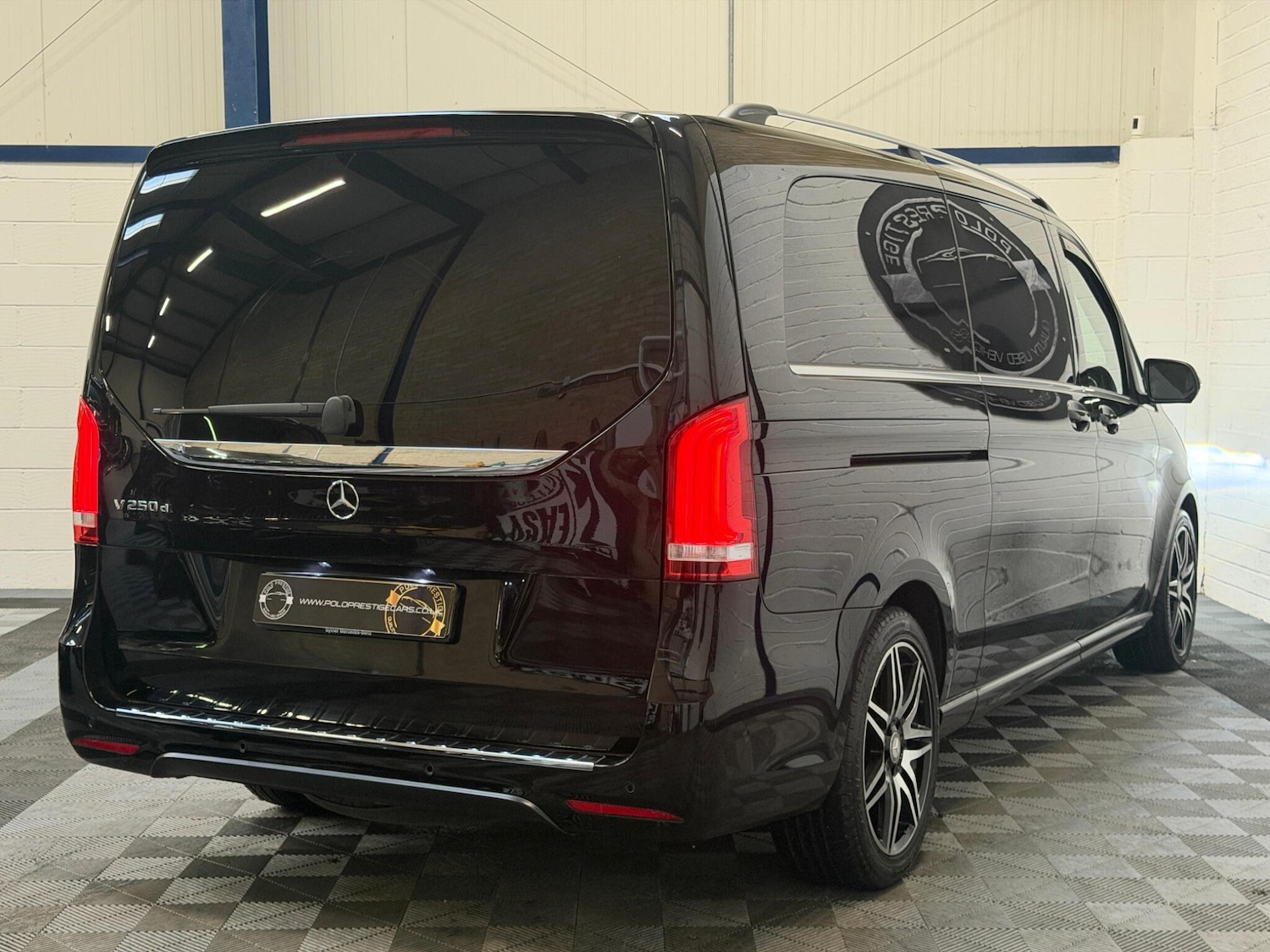 Used Mercedes-Benz V-Class 2017 for sale - 77951740: Photo 5