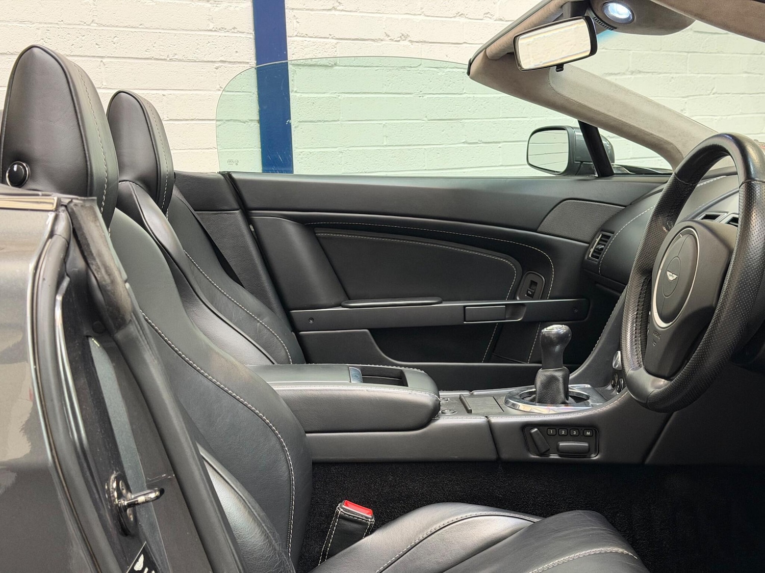 Used Aston Martin Vantage 2009 for sale - 77804975: Photo 12