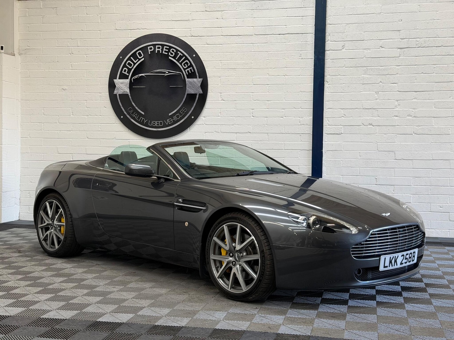 Used Aston Martin Vantage 2009 for sale - 77804975: Photo 13