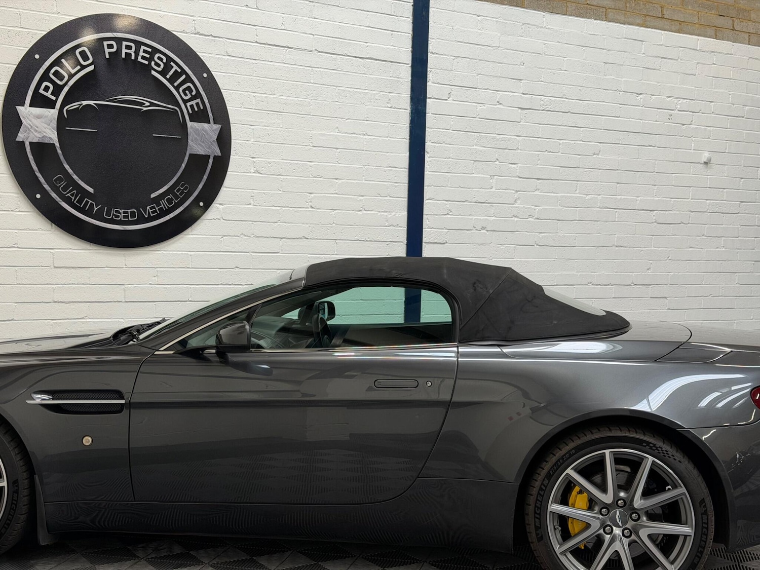 Used Aston Martin Vantage 2009 for sale - 77804975: Photo 14