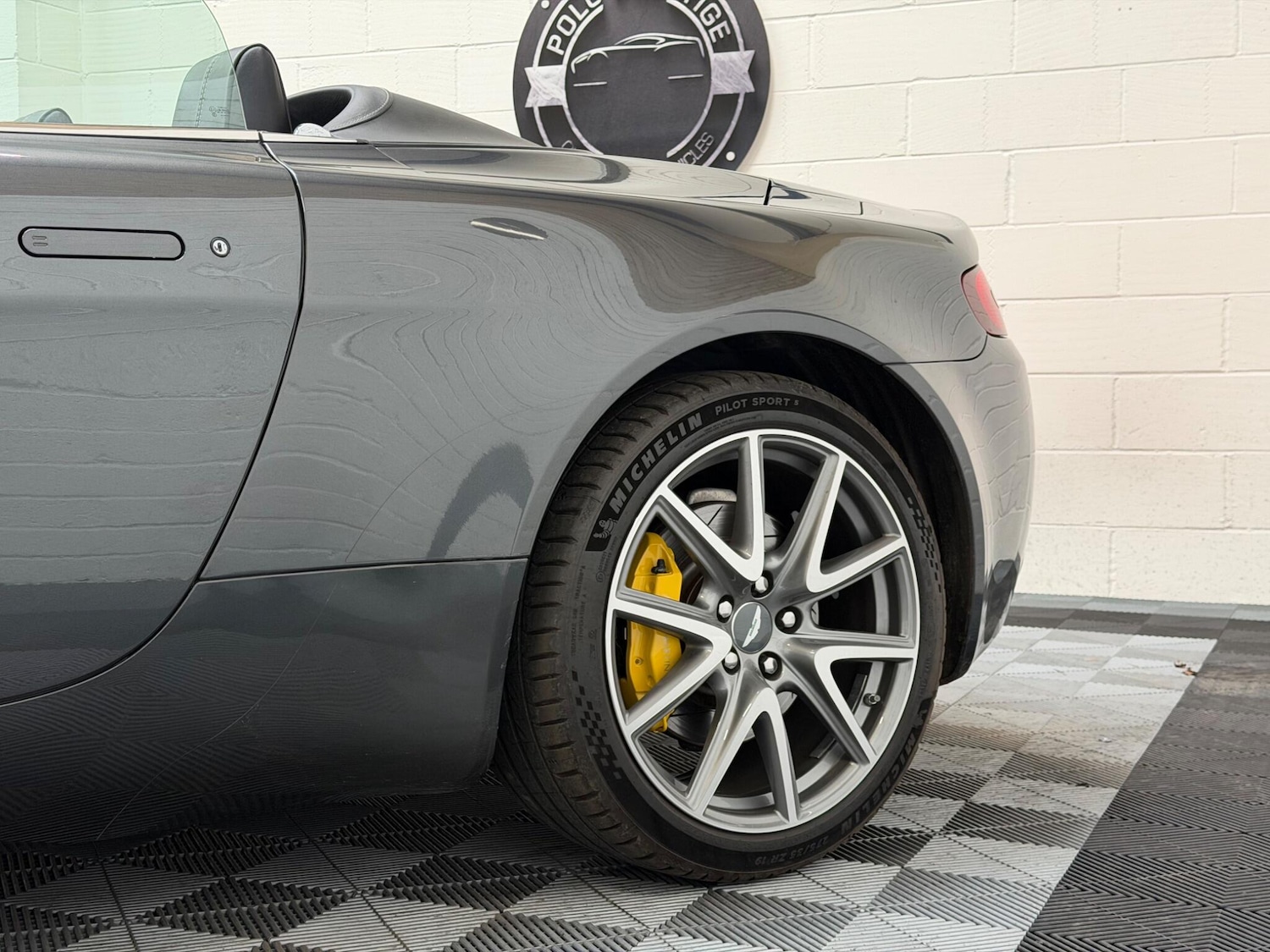 Used Aston Martin Vantage 2009 for sale - 77804975: Photo 15