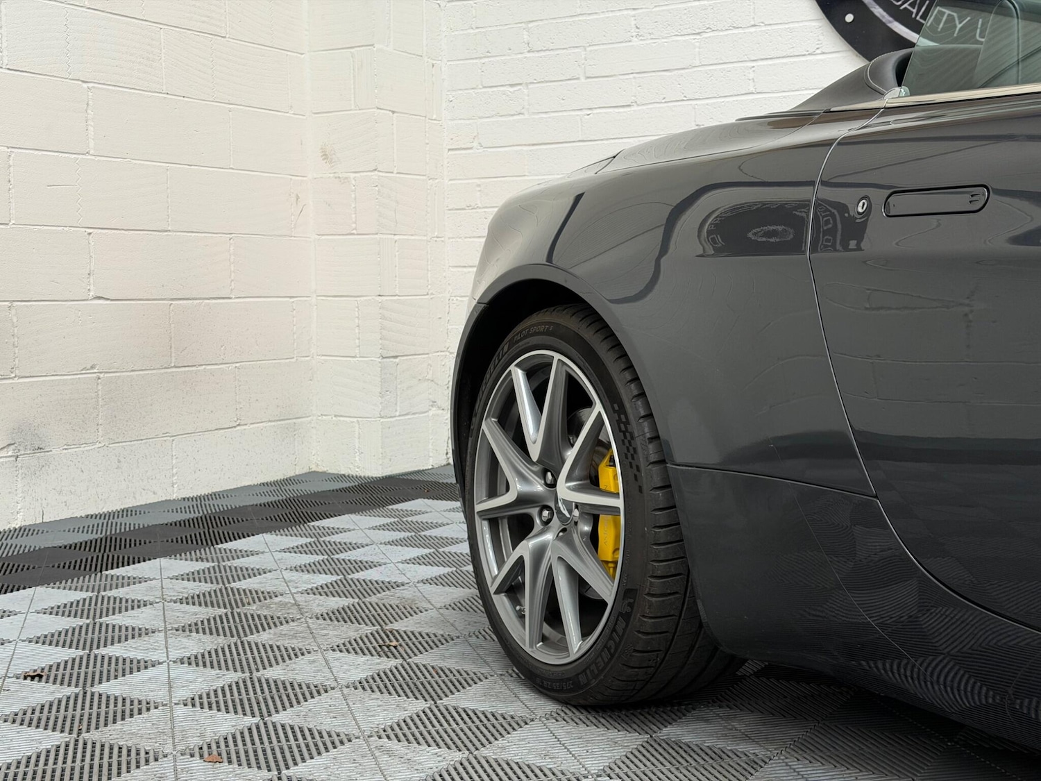 Used Aston Martin Vantage 2009 for sale - 77804975: Photo 21