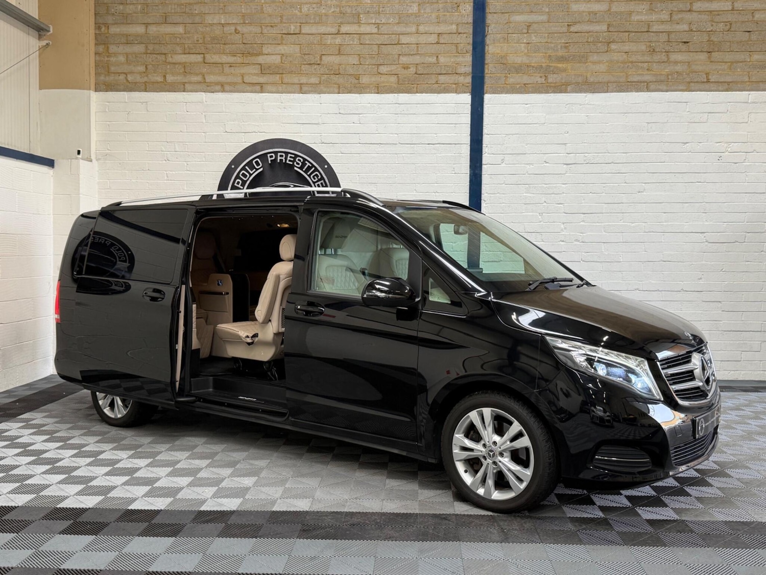 Used Mercedes-Benz V-Class 2017 for sale - 76690928: Photo 14
