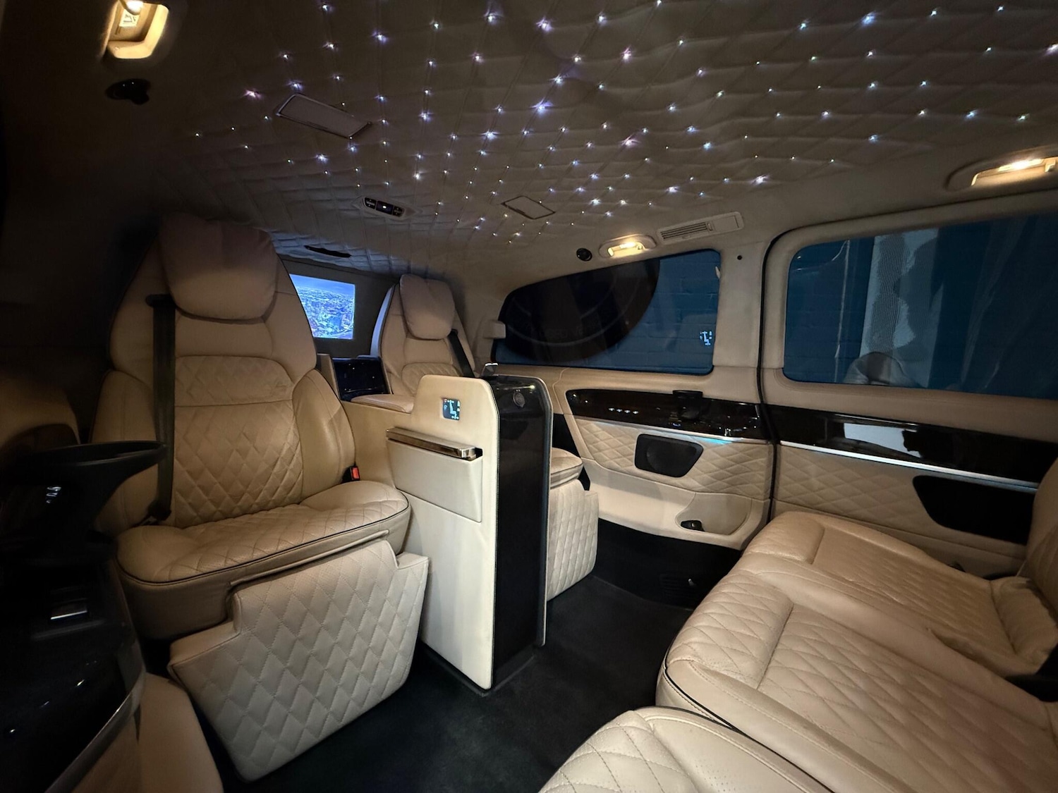 Used Mercedes-Benz V-Class 2017 for sale - 76690928: Photo 20