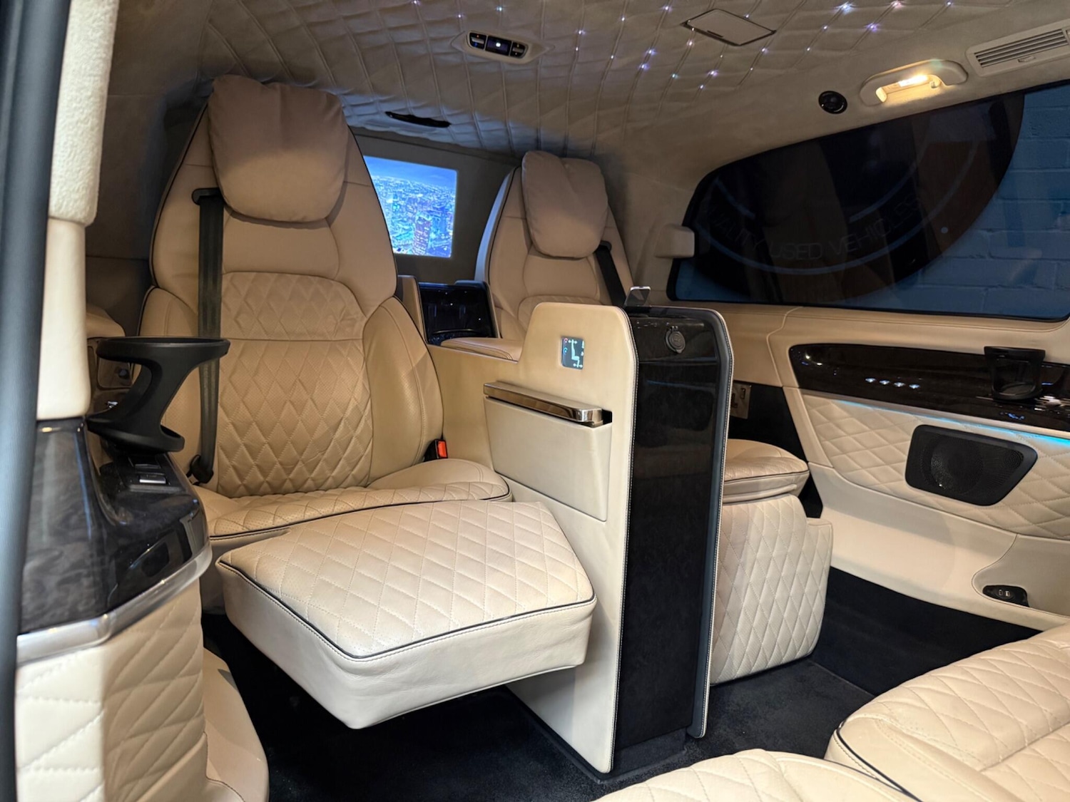 Used Mercedes-Benz V-Class 2017 for sale - 76690928: Photo 23