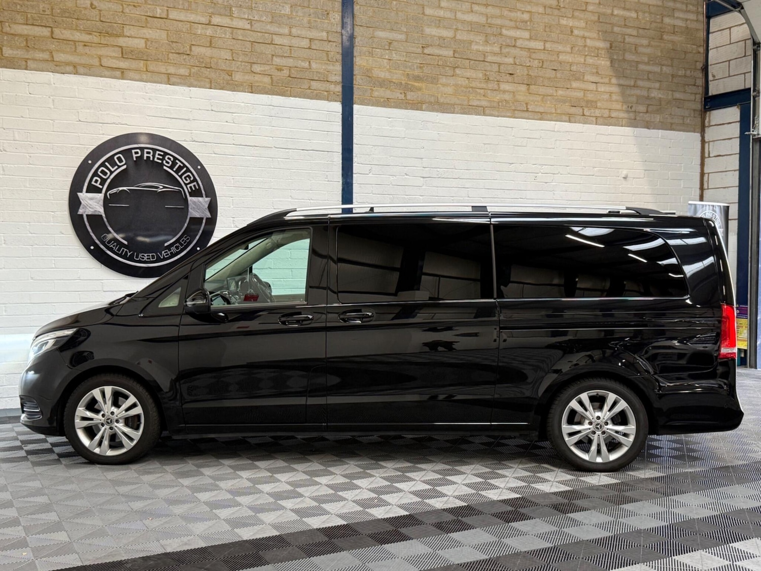 Used Mercedes-Benz V-Class 2017 for sale - 76690928: Photo 26