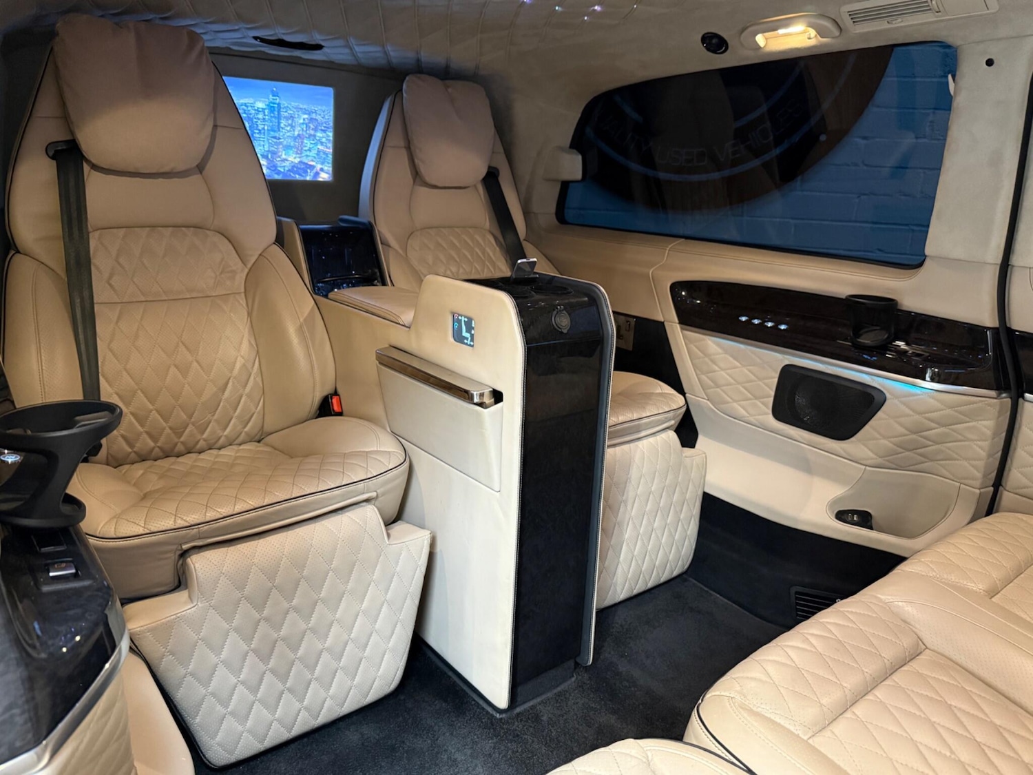 Used Mercedes-Benz V-Class 2017 for sale - 76690928: Photo 27