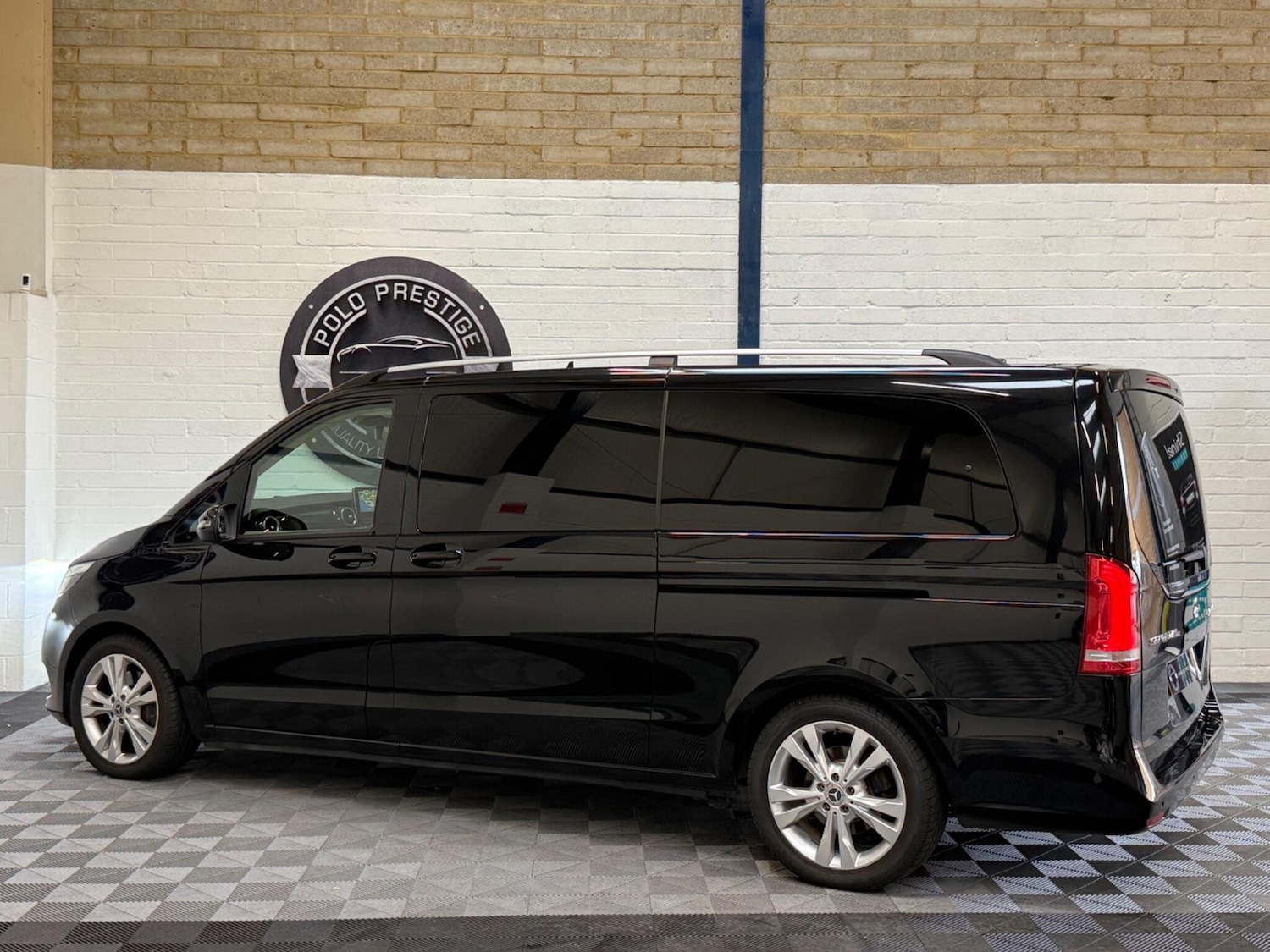 Used Mercedes-Benz V-Class 2017 for sale - 76690928: Photo 28