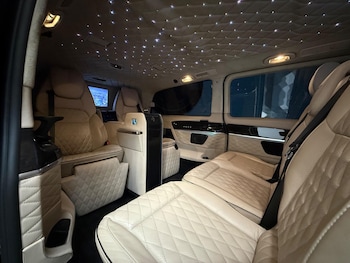 Used Mercedes-Benz V-Class 2017 for sale - 76690928: Photo