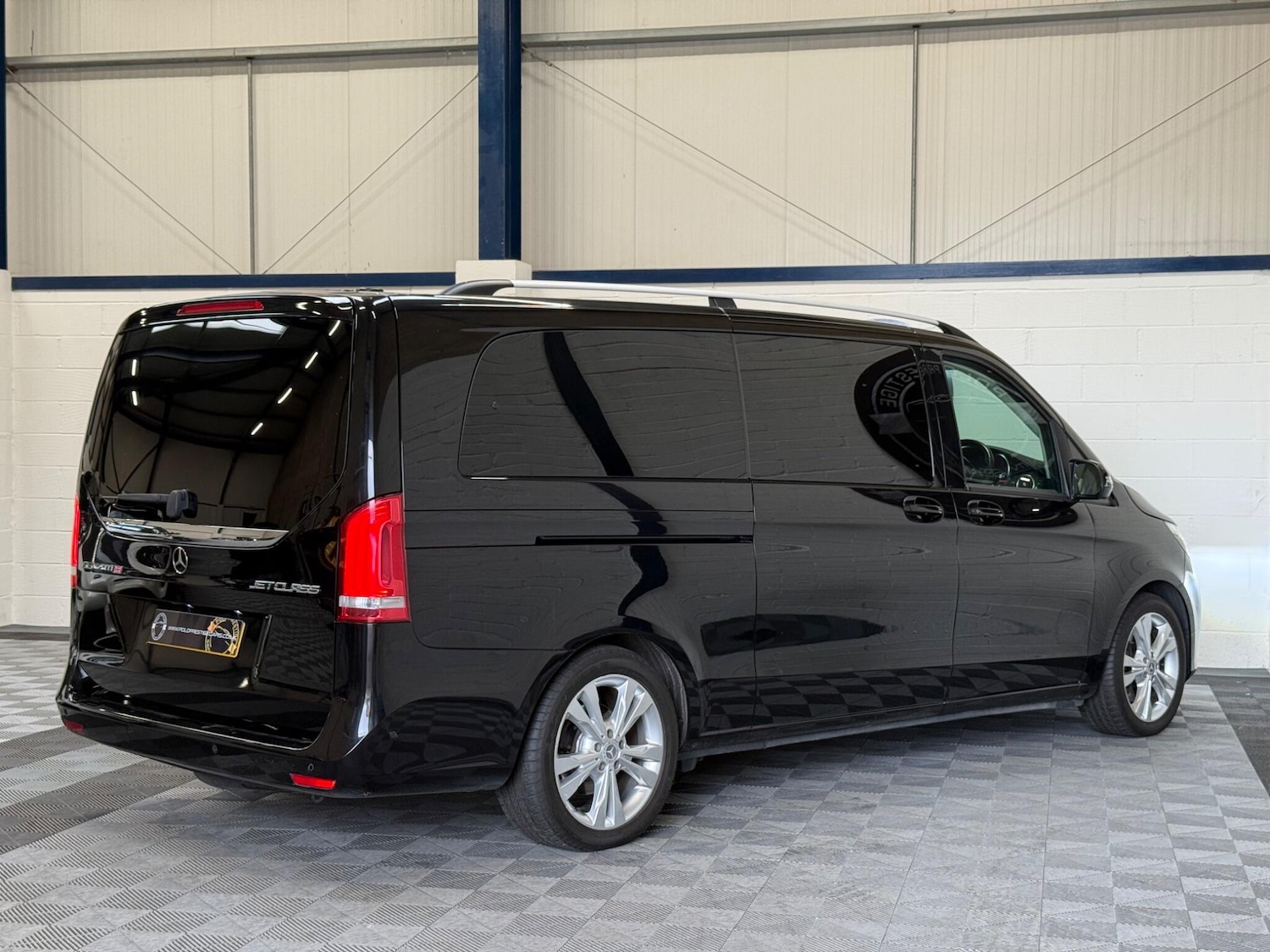 Used Mercedes-Benz V-Class 2017 for sale - 76690928: Photo 32