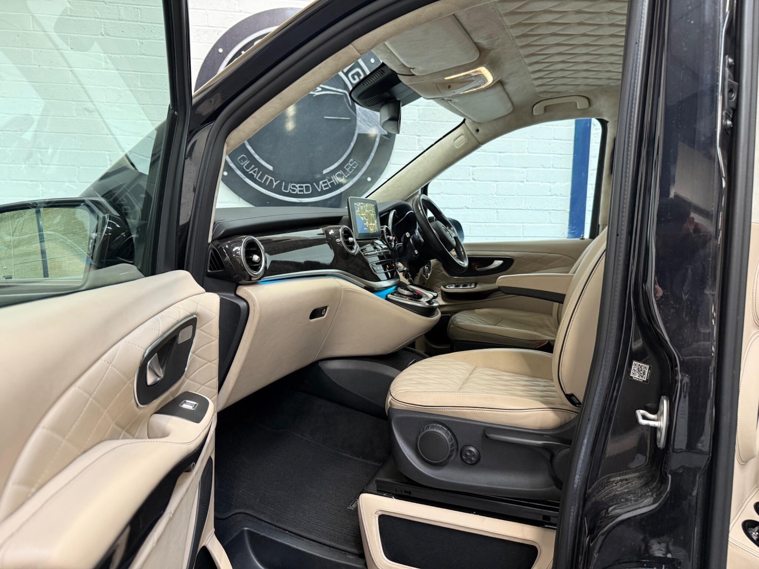 Used Mercedes-Benz V-Class 2017 for sale - 76690928: Photo 36