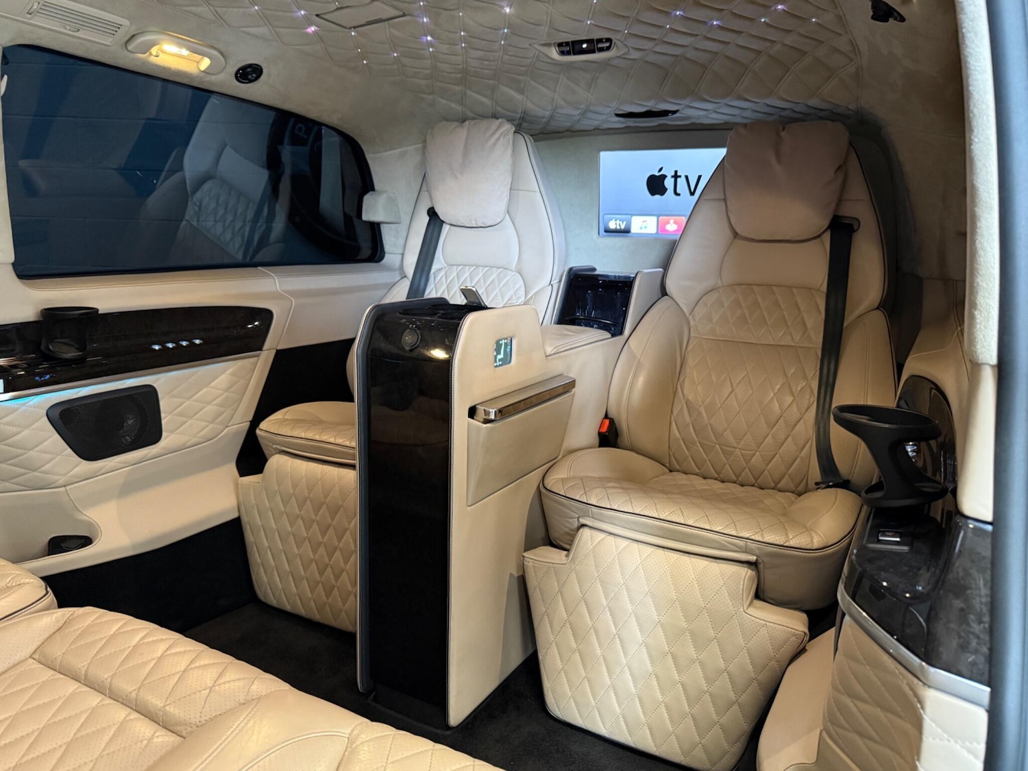 Used Mercedes-Benz V-Class 2017 for sale - 76690928: Photo 4