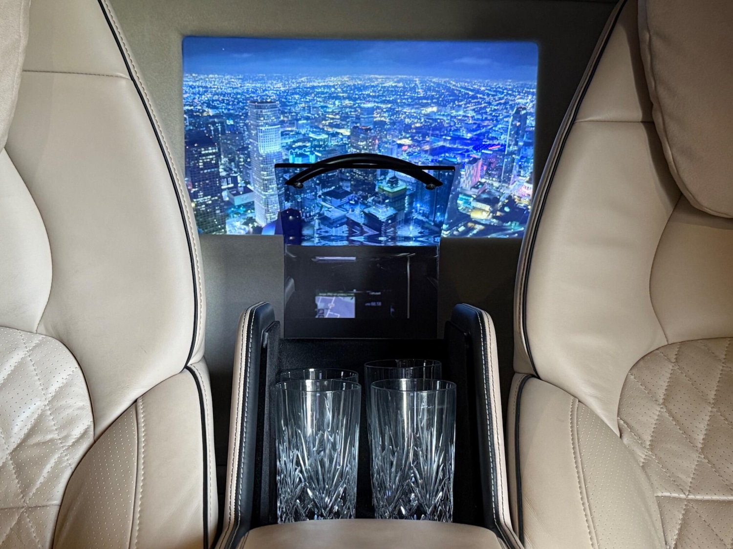 Used Mercedes-Benz V-Class 2017 for sale - 76690928: Photo 43