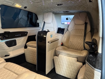 Used Mercedes-Benz V-Class 2017 for sale - 76690928: Photo