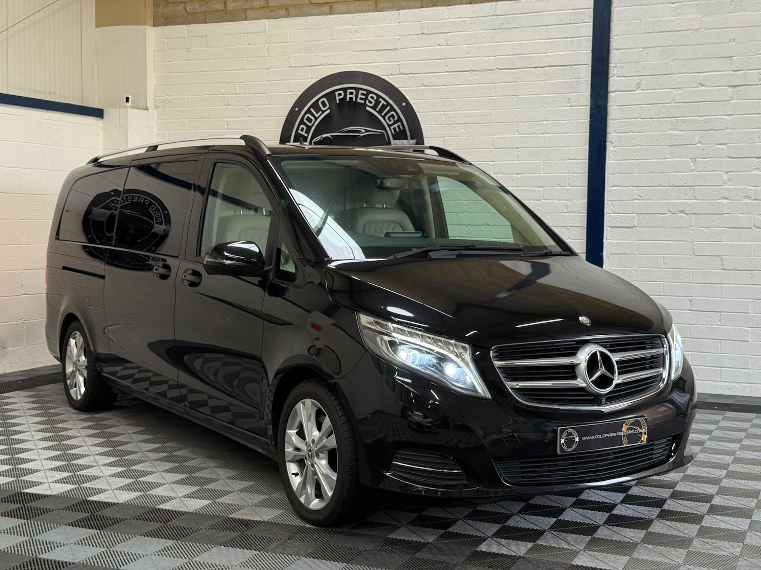 Used Mercedes-Benz V-Class 2017 for sale - 76690928: Photo 6
