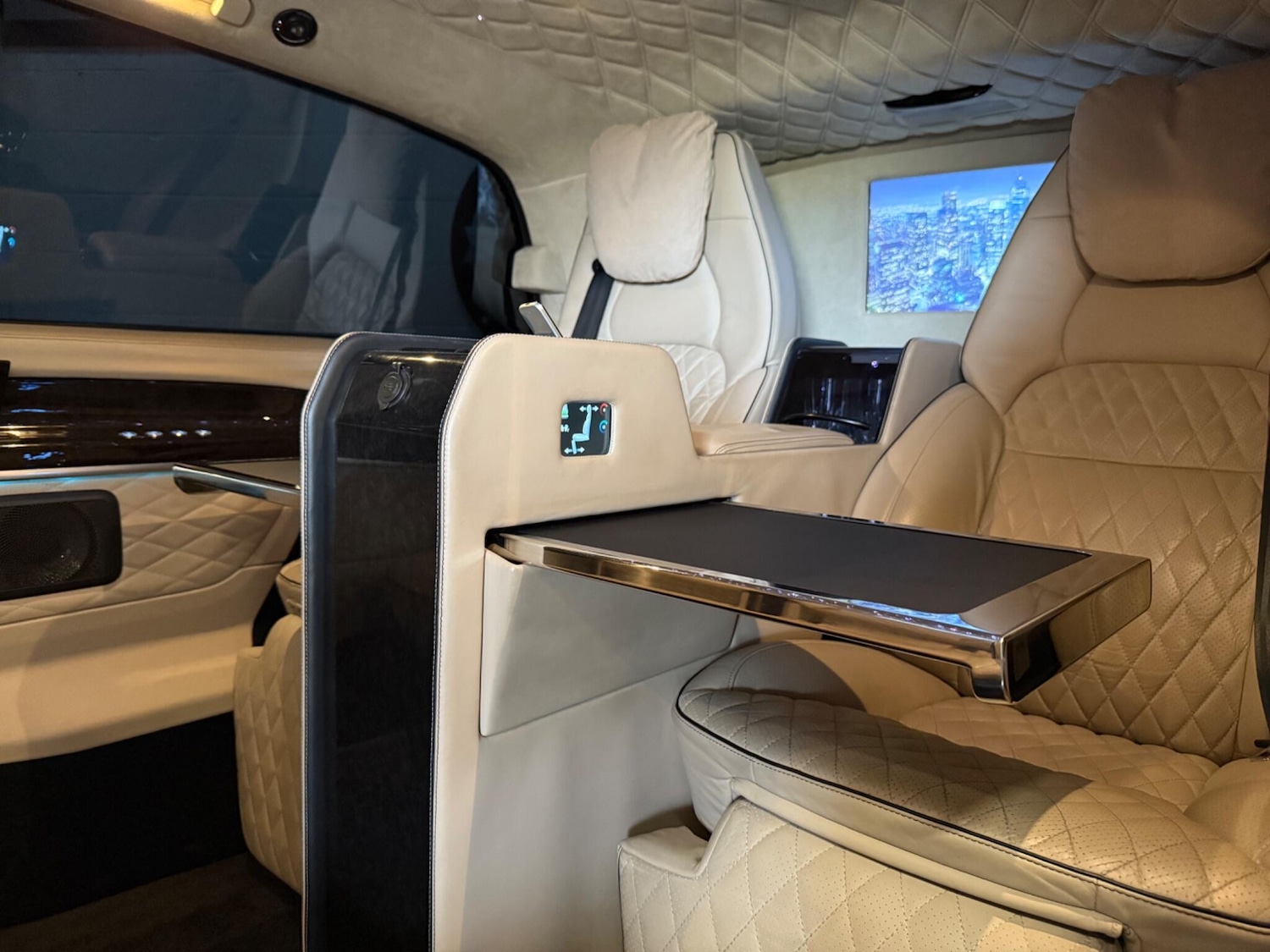 Used Mercedes-Benz V-Class 2017 for sale - 76690928: Photo 8