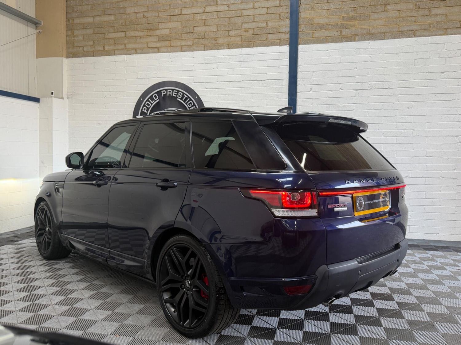 Used Land Rover Range Rover Sport 2017 for sale - 78003610: Photo 2