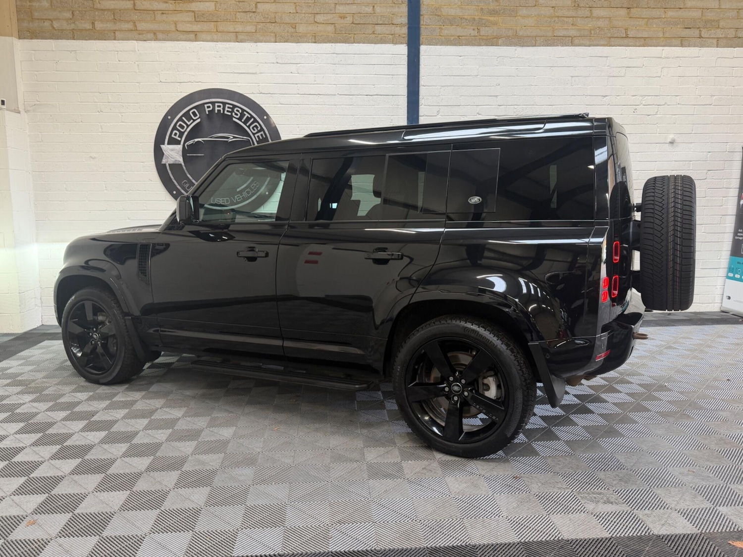 Used Land Rover Defender 110 for sale - 77421224: Photo 13