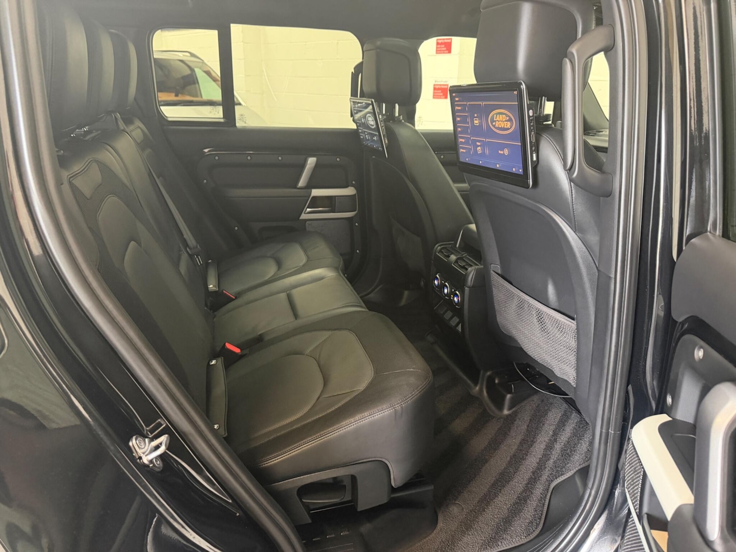 Used Land Rover Defender 110 for sale - 77421224: Photo 19