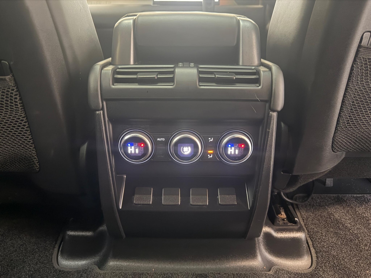 Used Land Rover Defender 110 for sale - 77421224: Photo 21